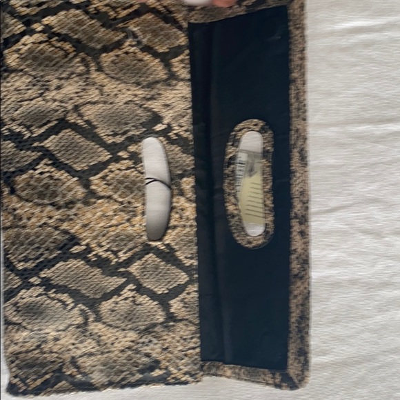 HOBO Clutch purse - Picture 4 of 5